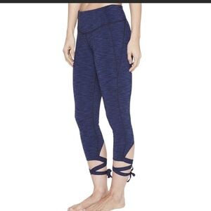 25.Manduka Crop Leggings with Ties XL
